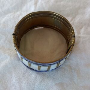 Elegant Gold and White Bracelet